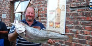 Deon Strydom met sy Kabeljou van 10,75 kg